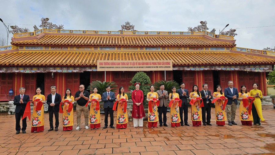 Khai trương kh&ocirc;ng gian trưng b&agrave;y hiện vật Vua H&agrave;m Nghi v&agrave; phong tr&agrave;o Cần Vương - Ảnh: Đăng Đức